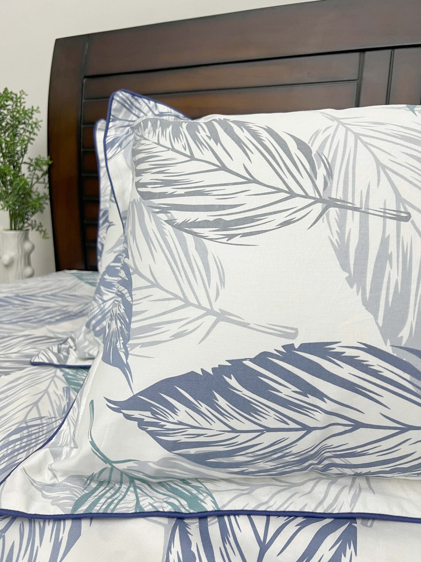 Leafy Haven - 210 TC, Superior Cotton, King Size Bedsheet Set