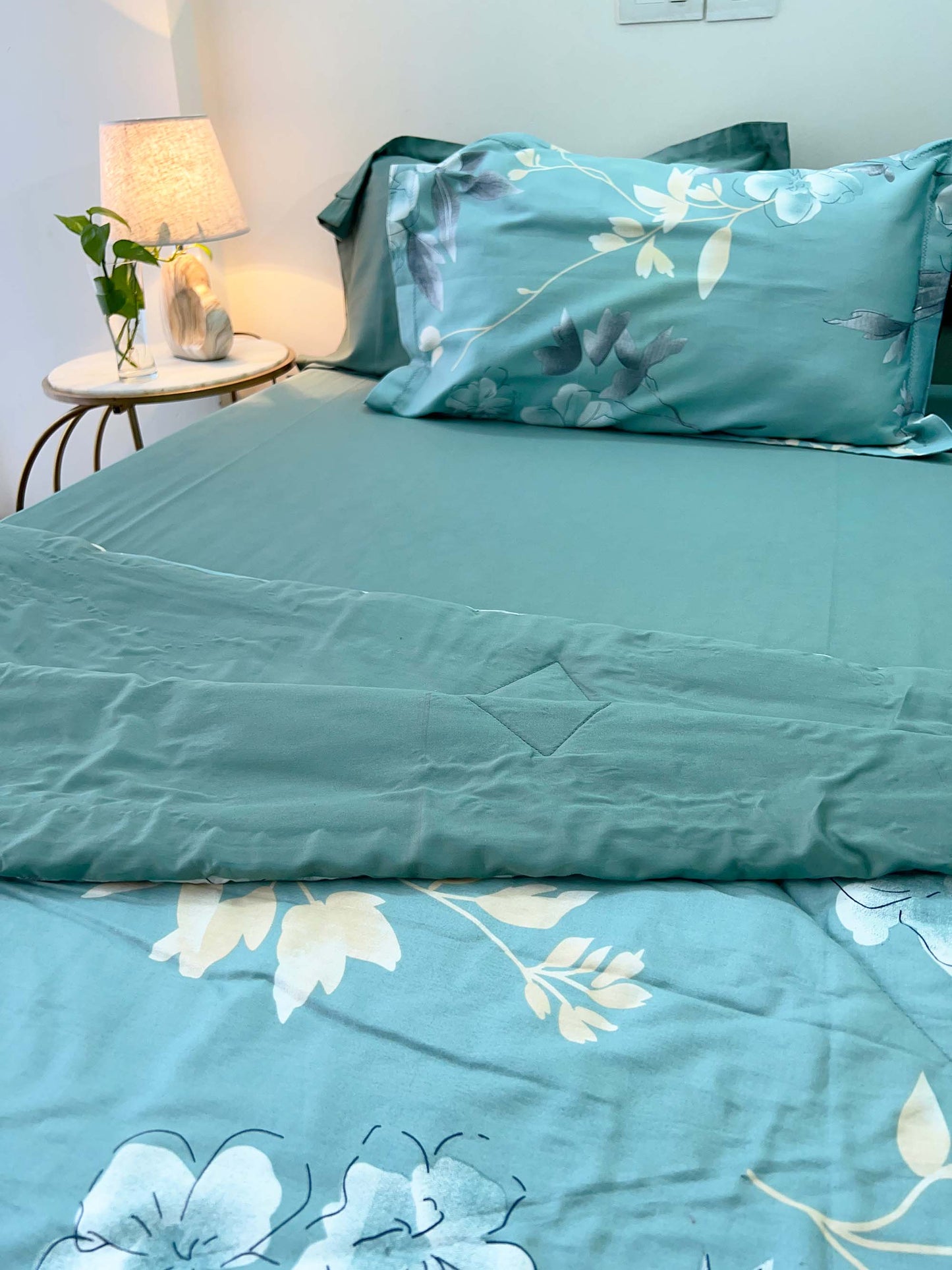 Blossoms - Bedding 6 PC Set - Bedsheet | Comforter