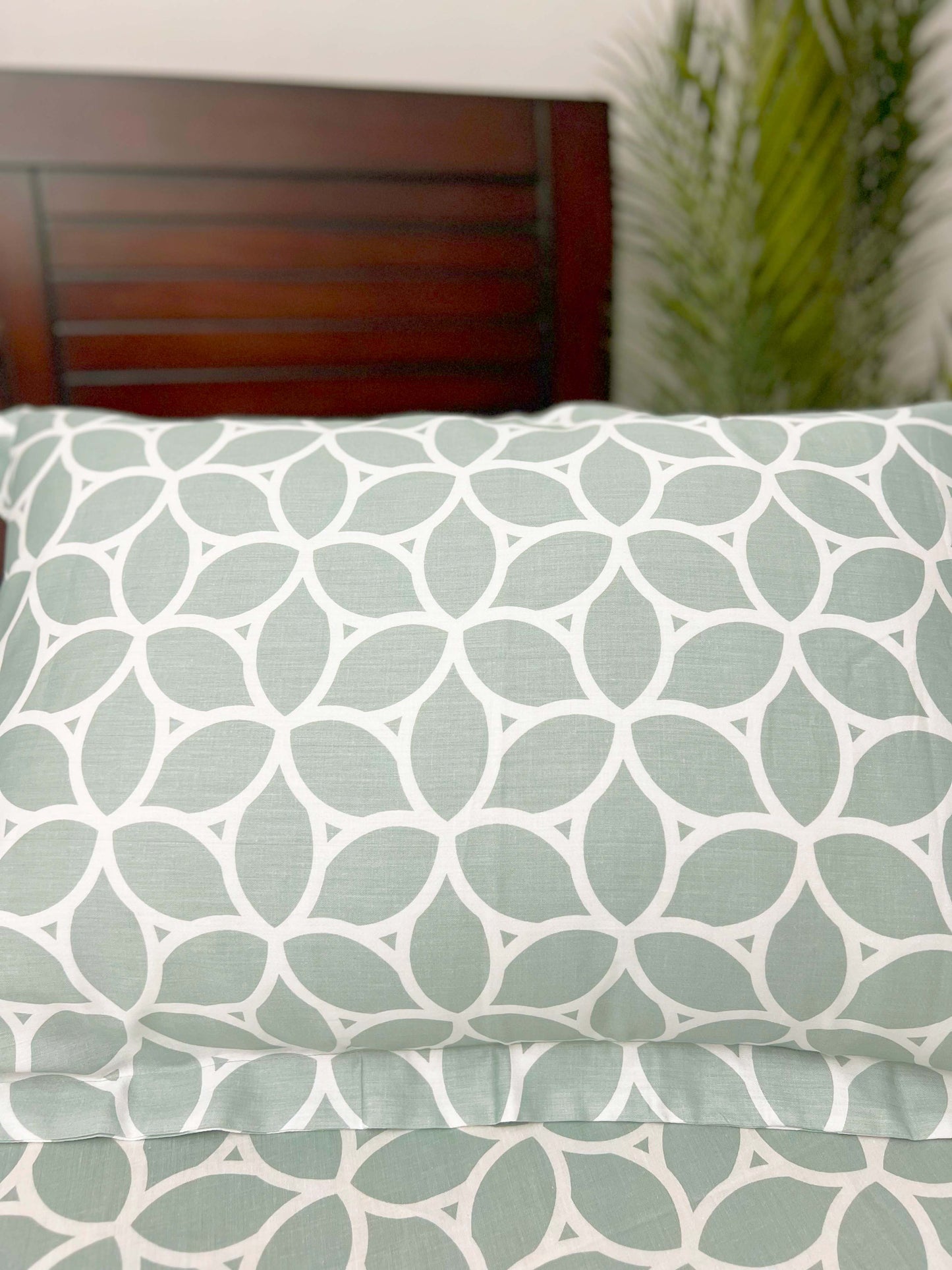 Fitted Abstract - 300 TC, Superior Cotton, Fitted Bedsheet Set