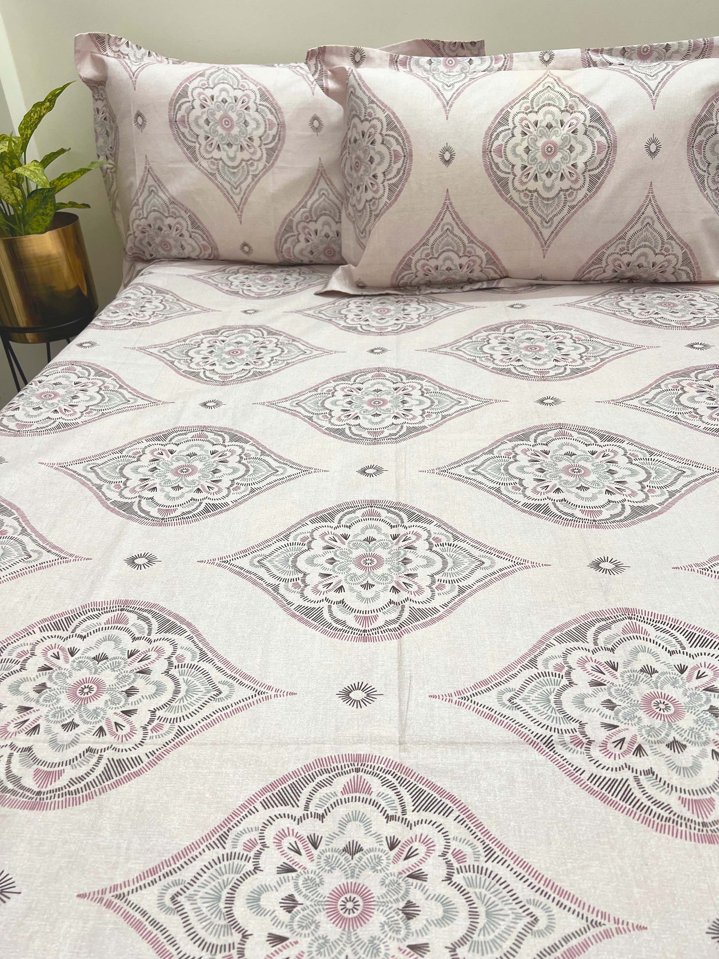Classic Charms - 144TC Superior Cotton , Queen Size Bedsheet Set