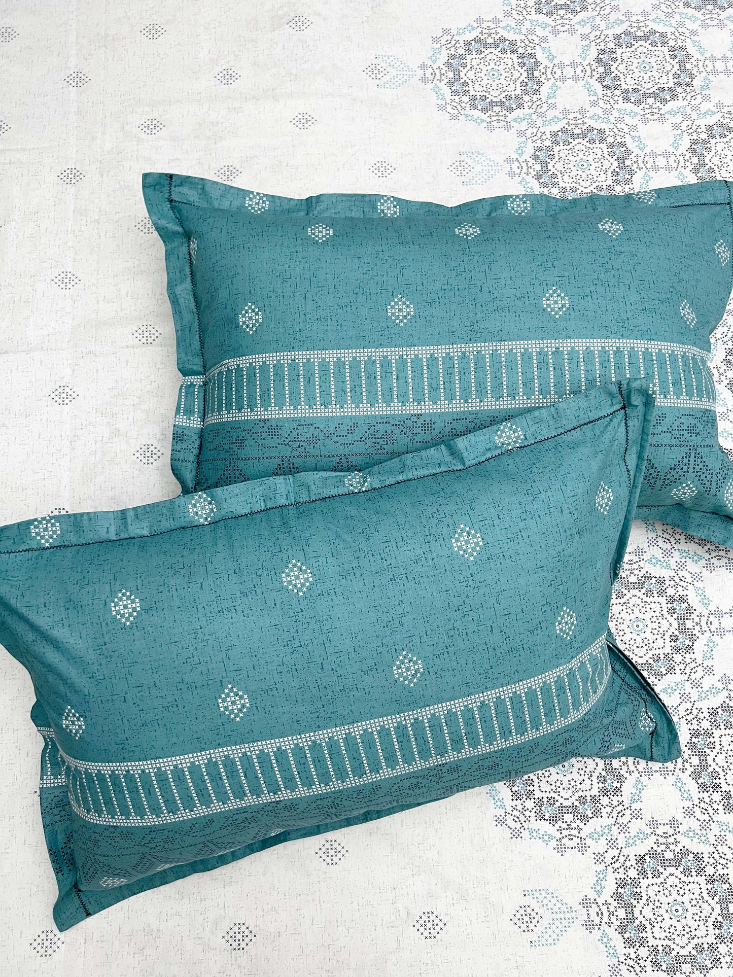 Morning Mists - 210TC Super Soft Cotton, King Size Bedsheet Set