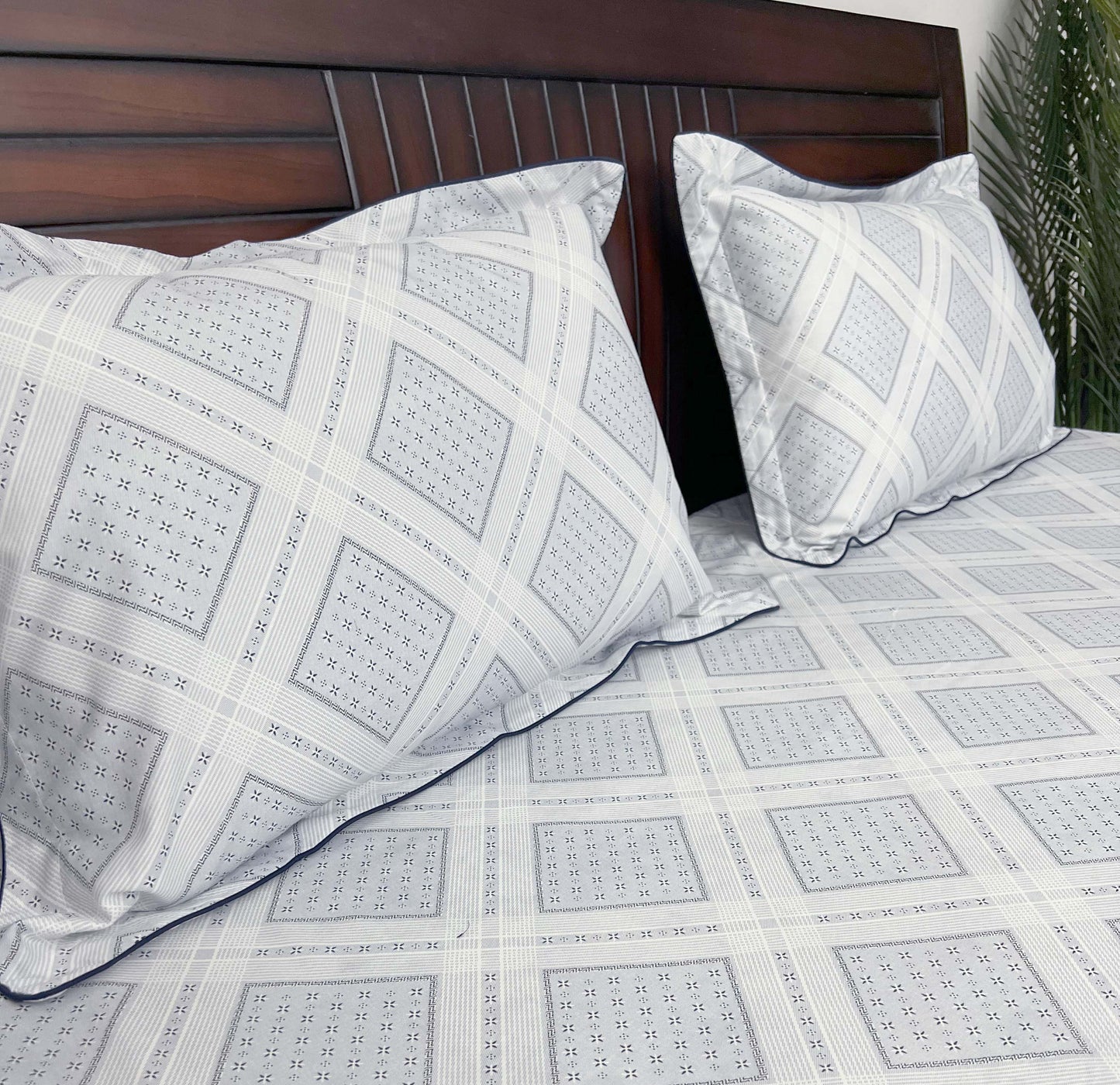 Serenity in blue - 210 TC Super Soft , King Size Bedsheet Set