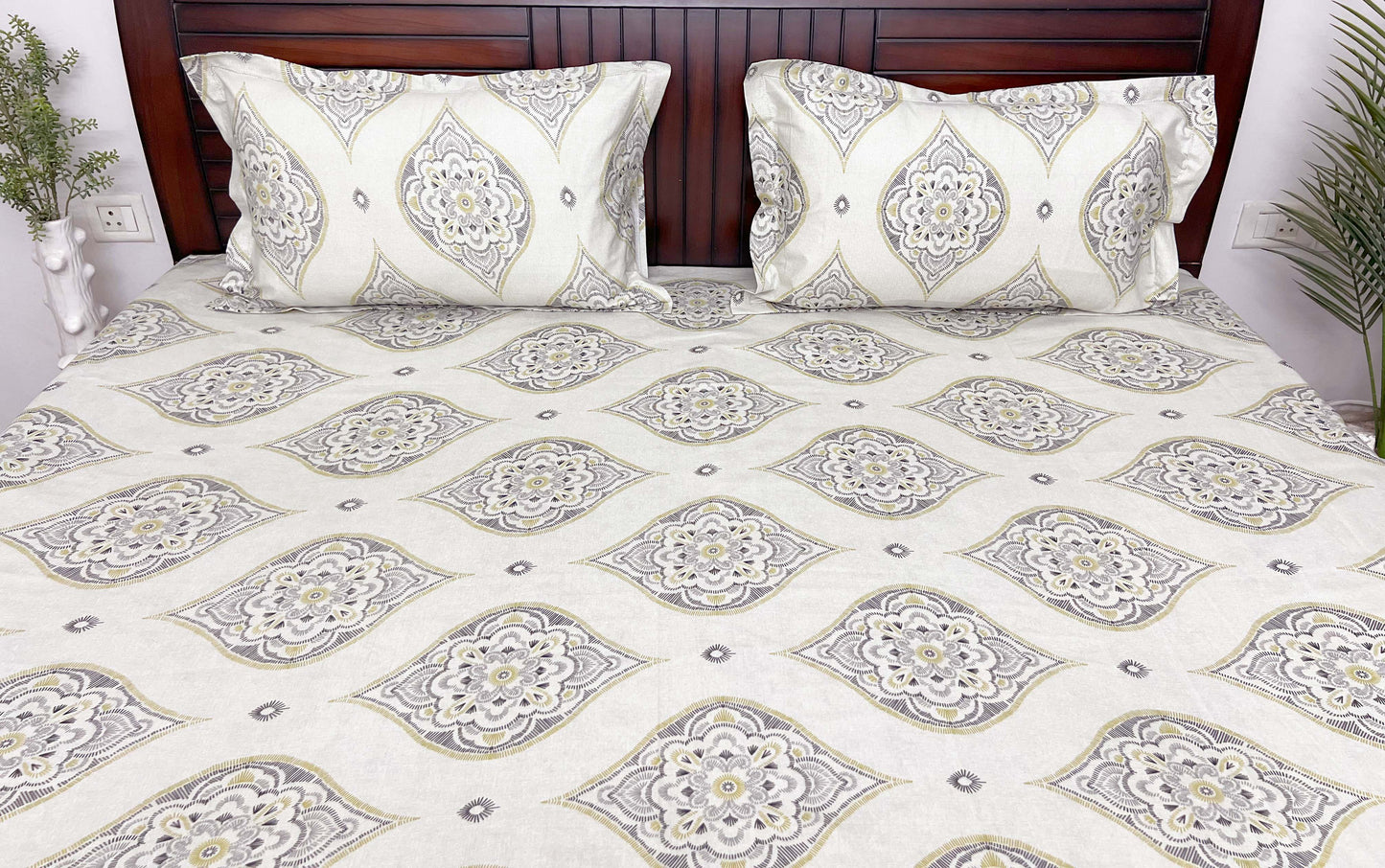 Classic Charms - 144TC Superior Cotton , Queen Size Bedsheet Set